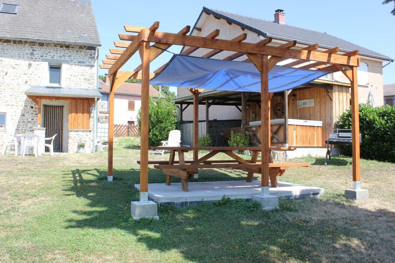 Maison Le Barrage Saint-Gervais-dʼAuvergne Εξωτερικό φωτογραφία